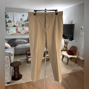 Uniqlo Men’s Khaki pants size L 33-36